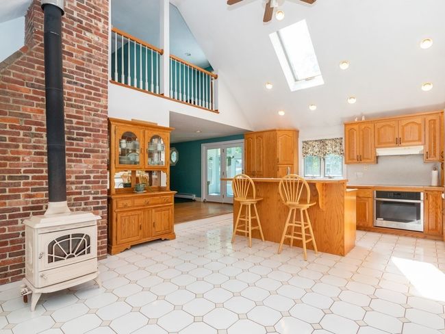 17 Sunrise Rd, House other with 3 bedrooms, 2 bathrooms and 4 parking in Westwood MA | Image 6