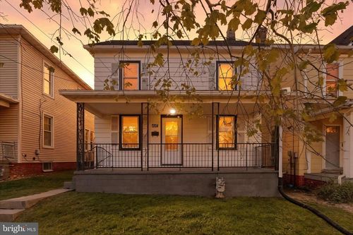 632 E Walnut St, HANOVER, PA, 17331-2049 | Card Image