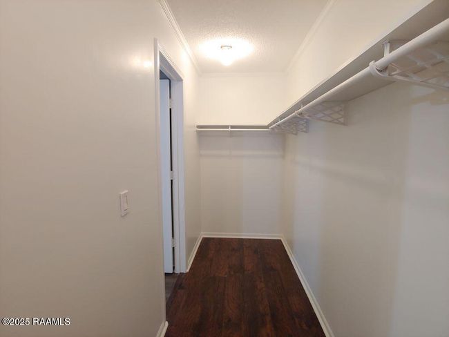 13 Walk in closet | Image 13