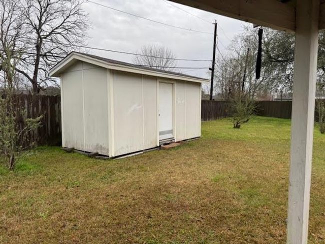 245 E Clover St, House other with 3 bedrooms, 2 bathrooms and 2 parking in Bridge City TX | Image 22