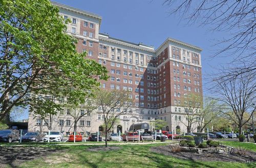 3900 Rose Hill Ave, Cincinnati, OH, 45229-1478 | Card Image