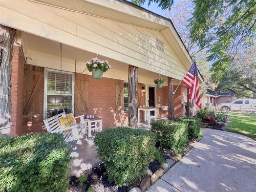 604 Caduceus Ln, Hurst, TX, 76053-5719 | Card Image