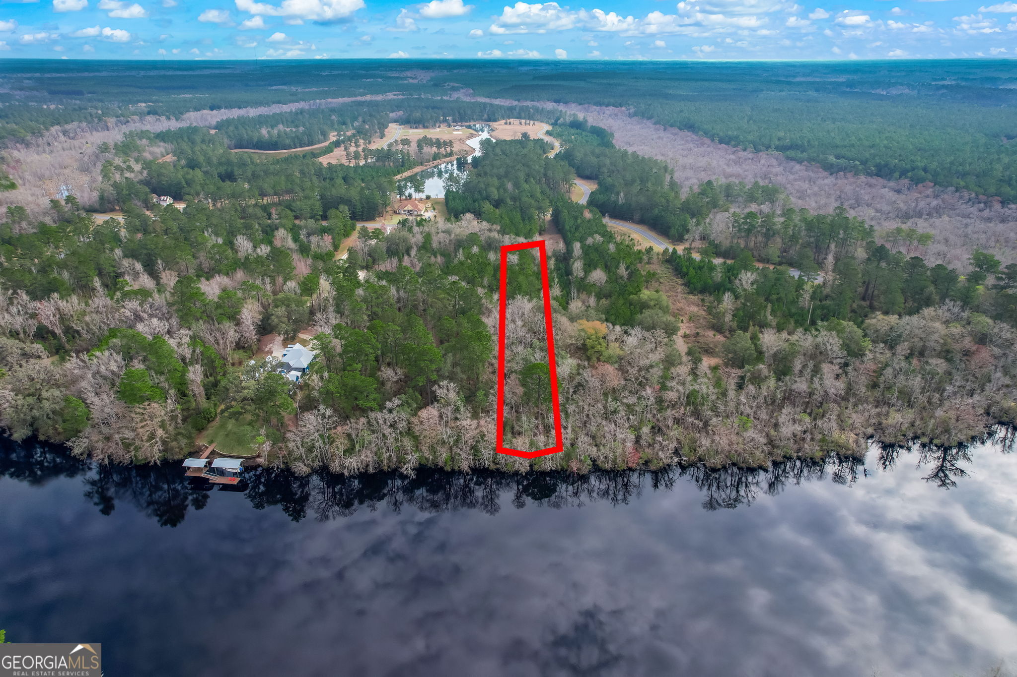 Land in Kingsland