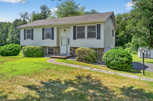 323 S Ohioville Rd, New Paltz, NY, 12561-4418 | Card Image