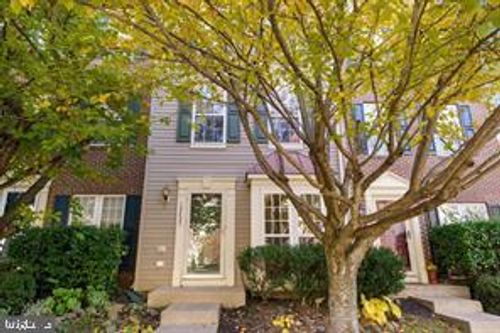 12423 Selkirk Cir, BRISTOW, VA, 20136-3076 | Card Image