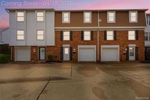37816 Charter Oaks Blvd, Clinton Township, MI, 48036-2426 | Card Image