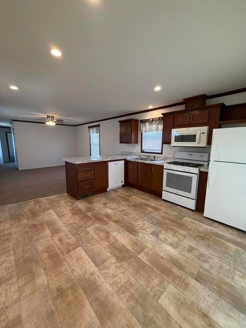 20-5425 Valley Drive, Bettendorf, IA, 52722 | Card Image