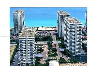 17J - 1950 S Ocean Dr, Condo with 2 bedrooms, 2 bathrooms and null parking in Hallandale Beach FL | Image 1