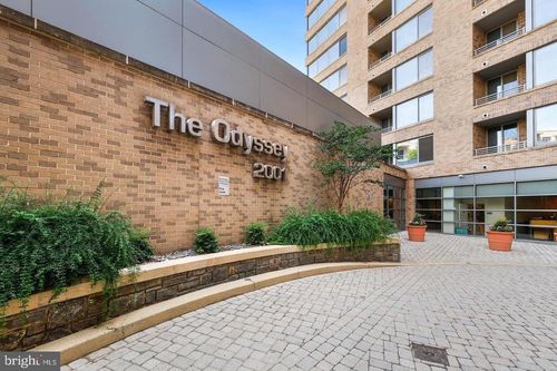 apt-621-2001 15th St N, ARLINGTON, VA, 22201-2694 | Card Image