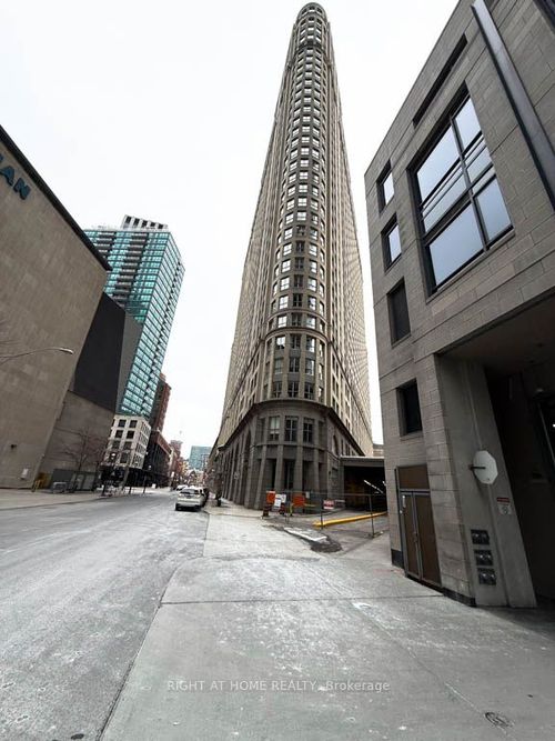 319-25 The Esplanade N/A, Toronto, ON, M5E1W5 | Card Image