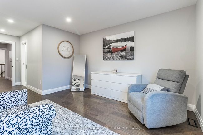 20 Sloan Dr, House other with 4 bedrooms, 4 bathrooms and 2 parking in Milton ON | Image 12