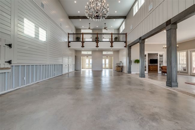 living area or event space | Image 18