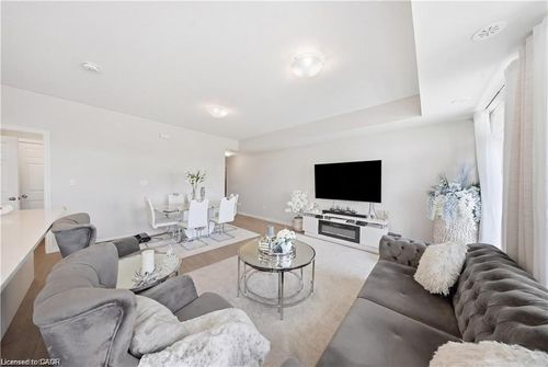 176 Wheat Lane, Kitchener, ON, N2R0R4 | Card Image