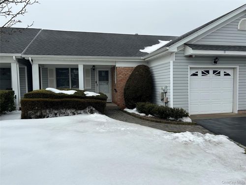 11 Primrose Ln, North Babylon, NY, 11703-3245 | Card Image