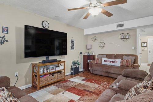 1068 5th Ave, SHALIMAR, FL, 32579-1986 | Card Image