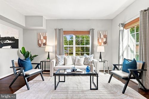 302-2912 17th St S, ARLINGTON, VA, 22204-5242 | Card Image