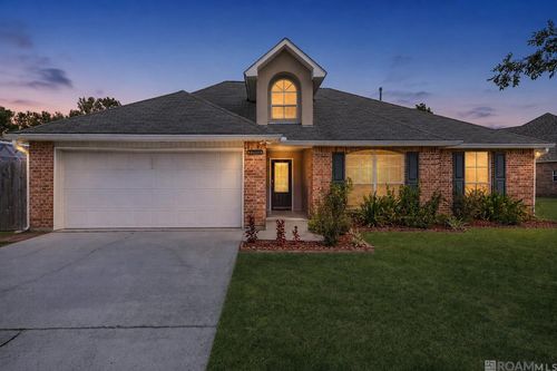26213 Millstone Dr, Denham Springs, LA, 70726-6558 | Card Image