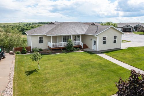 709 Eastview Pl Se, Mandan, ND, 58554 | Card Image