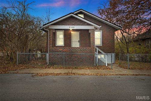 2140 Crescent Ave, Saint Louis, MO, 63121-5604 | Card Image