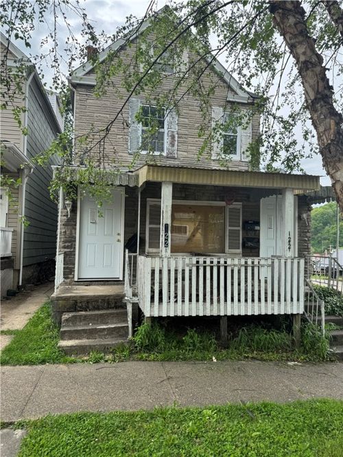 122 Sumner Ave, Vandergrift, PA, 15690-1110 | Card Image