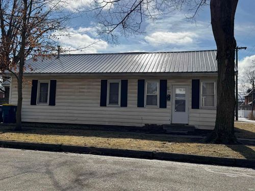 105/107 E 3rd Street, North Manchester, IN, 46962 | Card Image