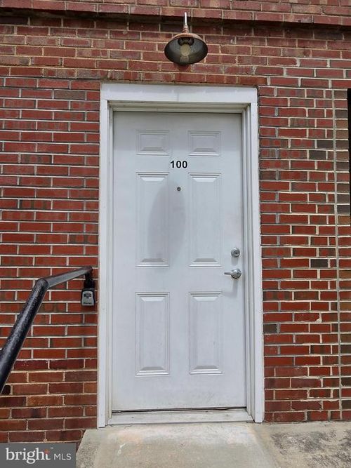 100-2201 Princess Anne St, FREDERICKSBURG, VA, 22401-3341 | Card Image
