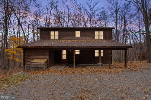 132 Bobcat Dr, BERKELEY SPRINGS, WV, 25411-5663 | Card Image