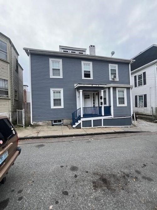 1-37 Ann St, Newport, RI, 02840-3435 | Card Image