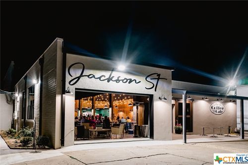 711 W Jackson St, El Campo, TX, 77437-4102 | Card Image