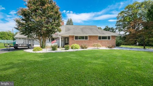 2 Firebush Rd, LEVITTOWN, PA, 19056-1814 | Card Image