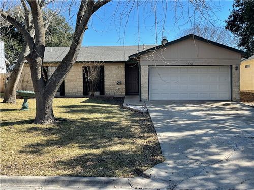 2002 Holly Springs Dr, Taylor, TX, 76574-1738 | Card Image