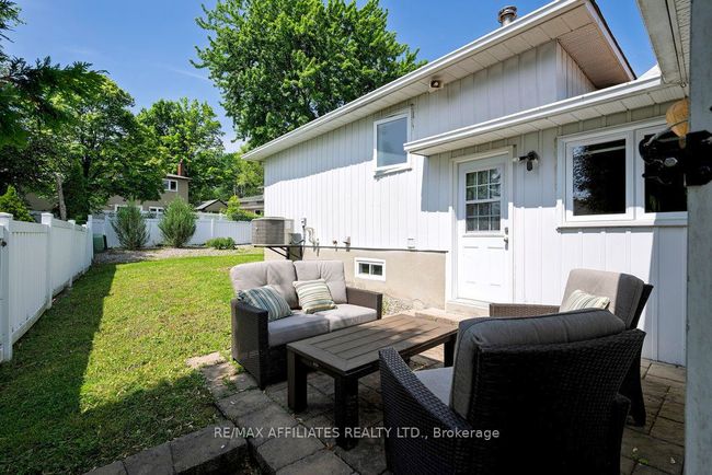 22 Red Maple Cres, House other with 3 bedrooms, 1 bathrooms and 2 parking in Gloucester ON | Image 46