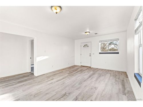 6743 King St, Denver, CO, 80221-2647 | Card Image