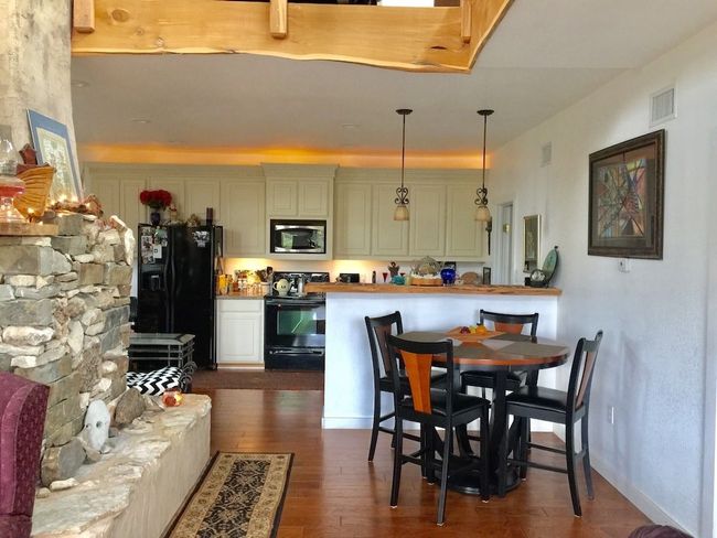 open dining area and bar | Image 13