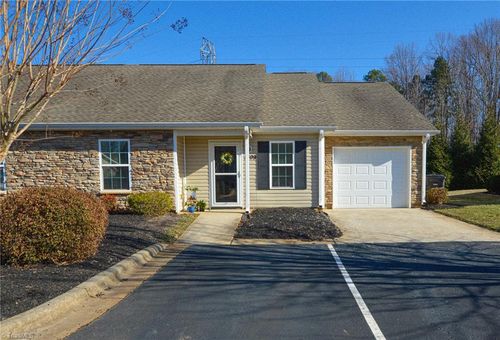 3109 Hyde Place Cir, Winston Salem, NC, 27103-3447 | Card Image