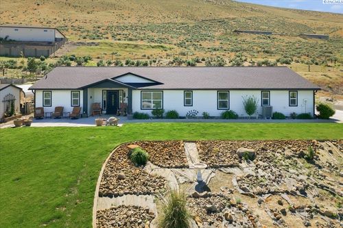 35605 E Red Mountain Rd, Benton City, WA, 99320-7571 | Card Image