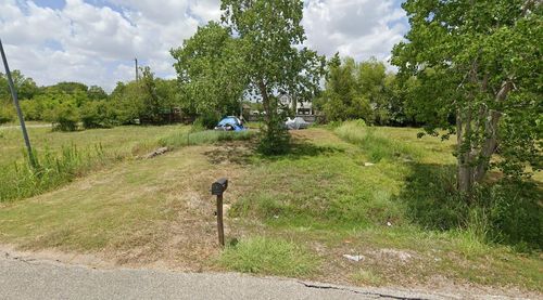 5101 Jezebel St, Houston, TX, 77033-4204 | Card Image