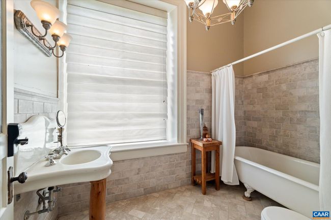 325 Factory Outlet Dr, House other with 5 bedrooms, 4 bathrooms and null parking in Max Meadows VA | Image 31