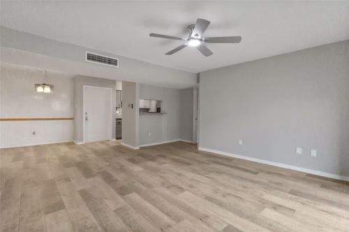 apt-26-8423 Hearth Dr, Houston, TX, 77054-2704 | Card Image