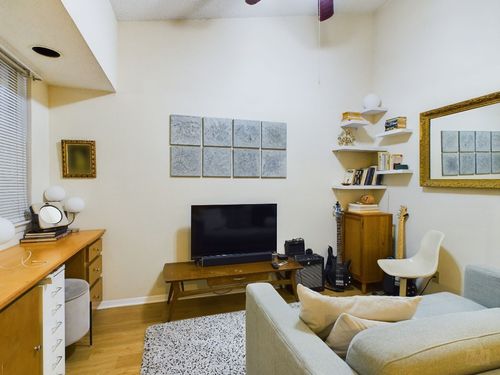apt-317-3316 Guadalupe St, Austin, TX, 78705-2339 | Card Image