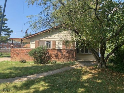 5404 Kenyon Dr, Parma, OH, 44129-1739 | Card Image