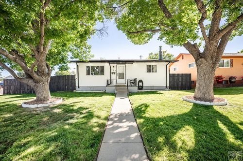 2 Wasatch Dr, Pueblo, CO, 81005-1513 | Card Image