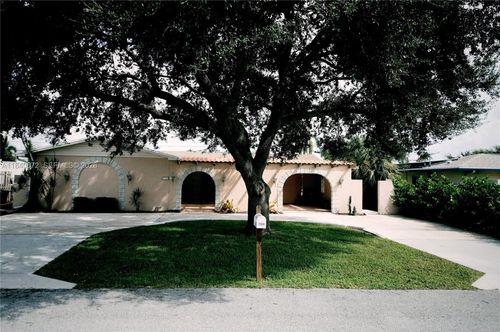 2359 N Wallen Dr, West Palm Beach, FL, 33410-2558 | Card Image