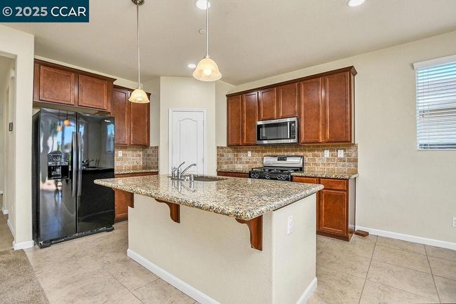 Kitchen | Image 7
