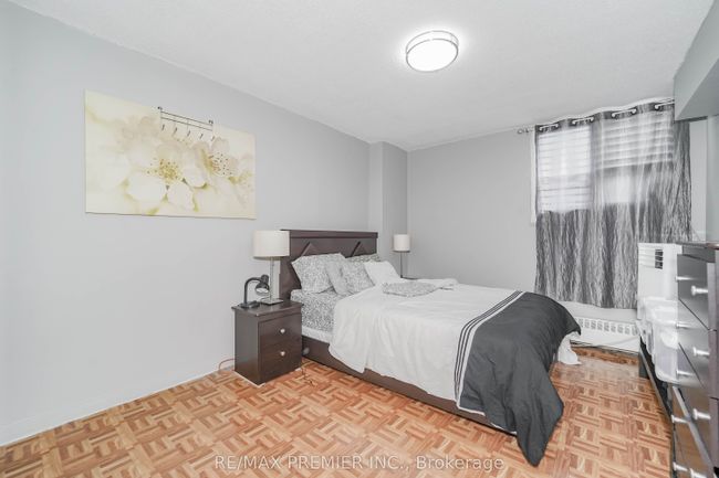 1003 - 390 Dixon Rd, Condo with 2 bedrooms, 1 bathrooms and 1 parking in Etobicoke ON | Image 15