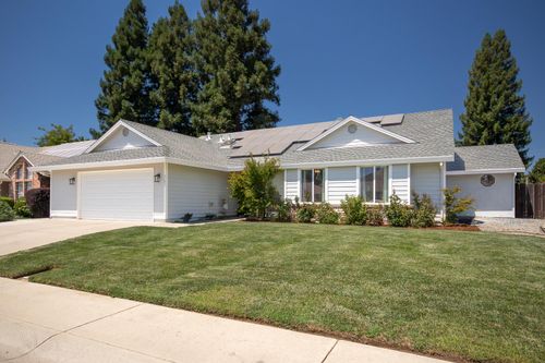 757 Savannah Dr, Yuba City, CA, 95991-7558 | Card Image