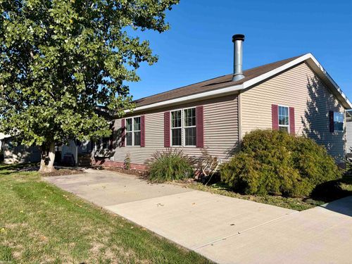 52517 Green Ash Court Court, Chesterfield Township, MI, 48051 | Card Image