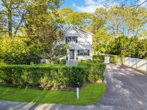 19 Shell Rd, Hampton Bays, NY, 11946-2417 | Card Image
