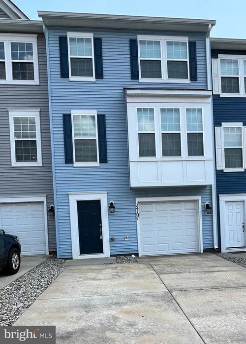 12107 Bowling Farm Ct, Fredericksburg, VA, 22407-7217 | Card Image