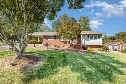 2111 Dave St, Winston Salem, NC, 27127-6613 | Card Image